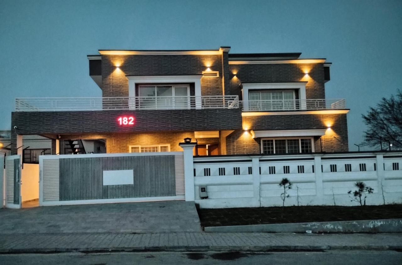 Islamabad Travelodge Guest House Exterior photo